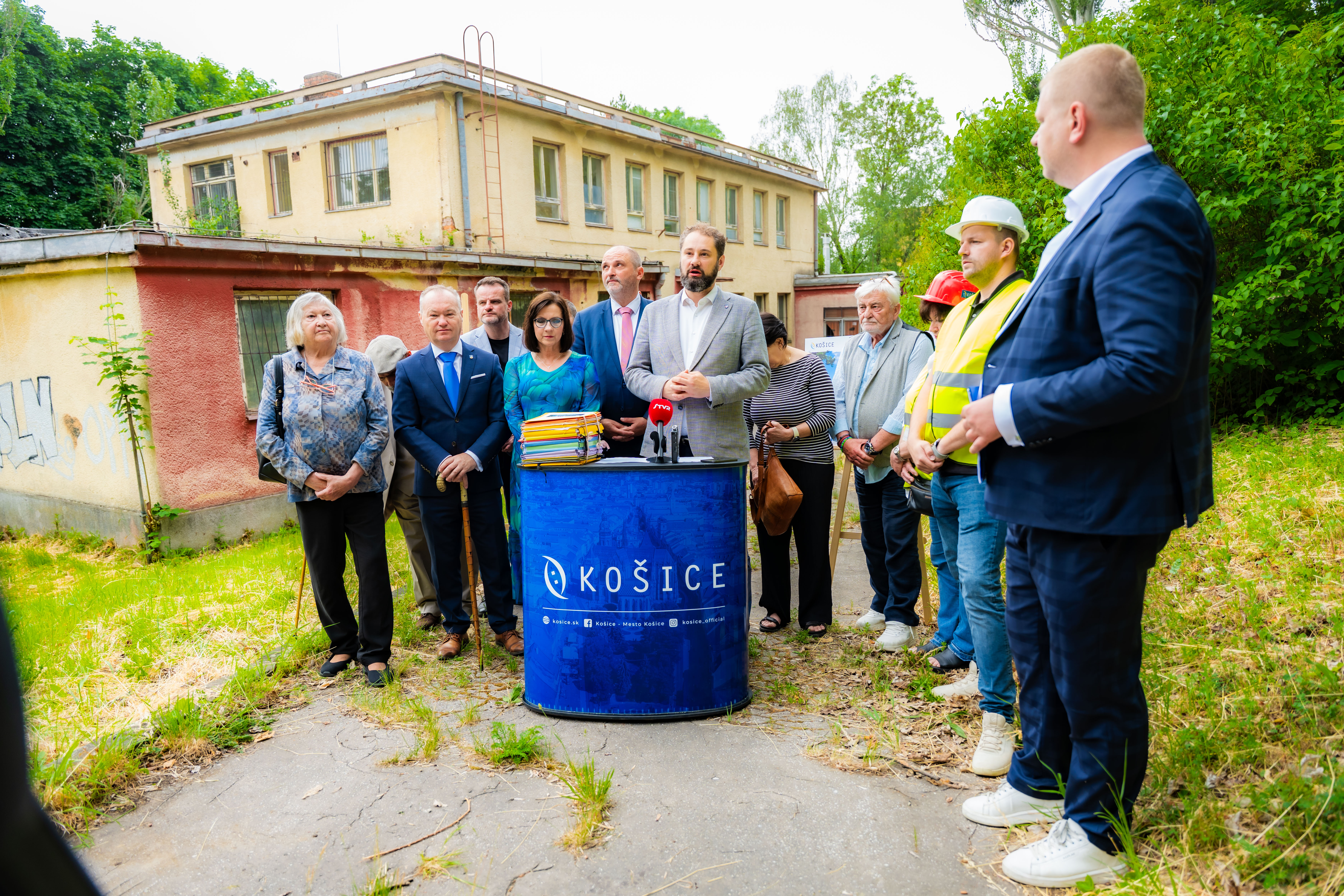 Poklepanie zakladneho kamena - Rekonstrukcia budovy pre seniorov-1-15